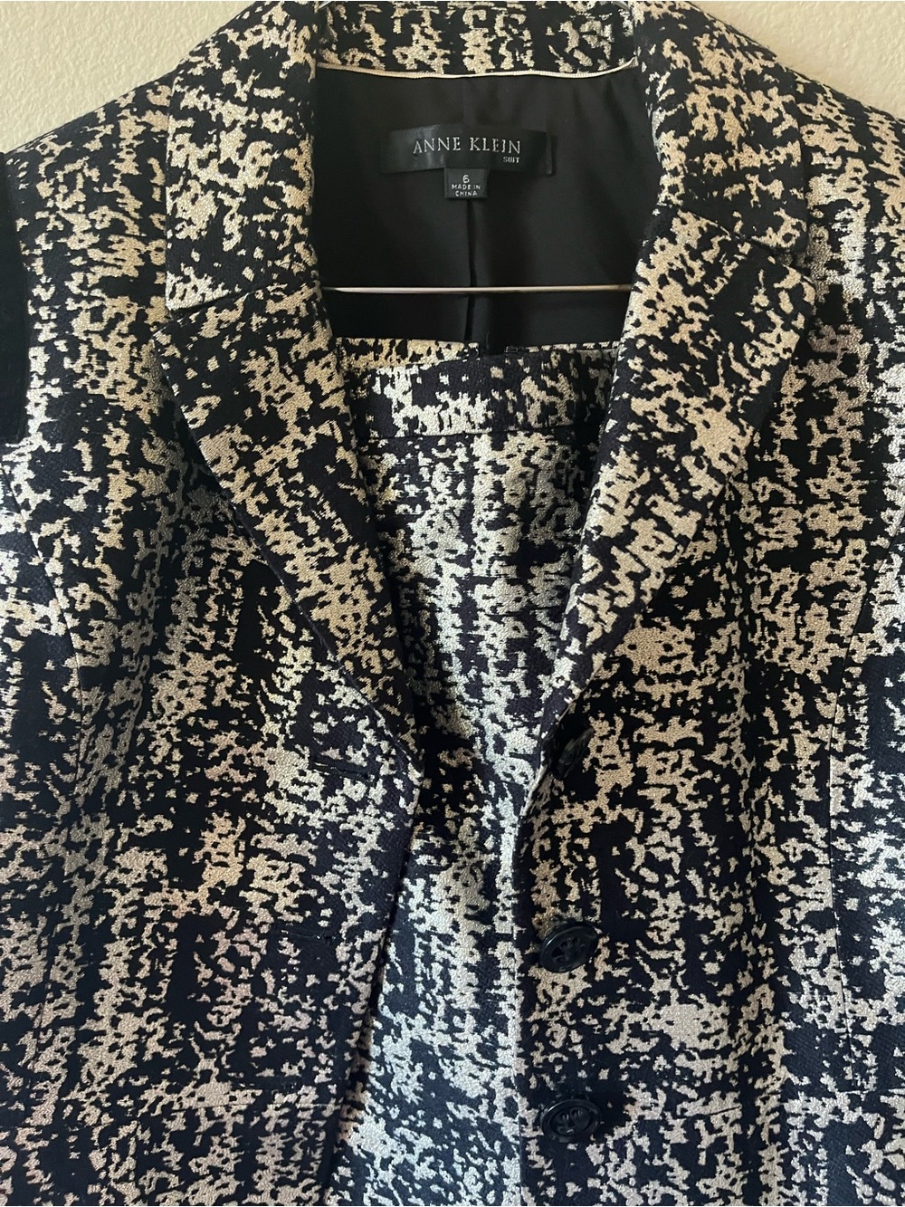 Anne Klein, two piece gold metallic evening party skirt suit set size 6